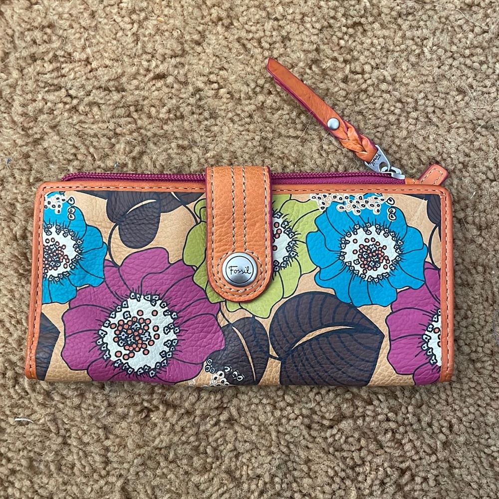 Retro Floral Leather Fossil Wallet 🌸🌼